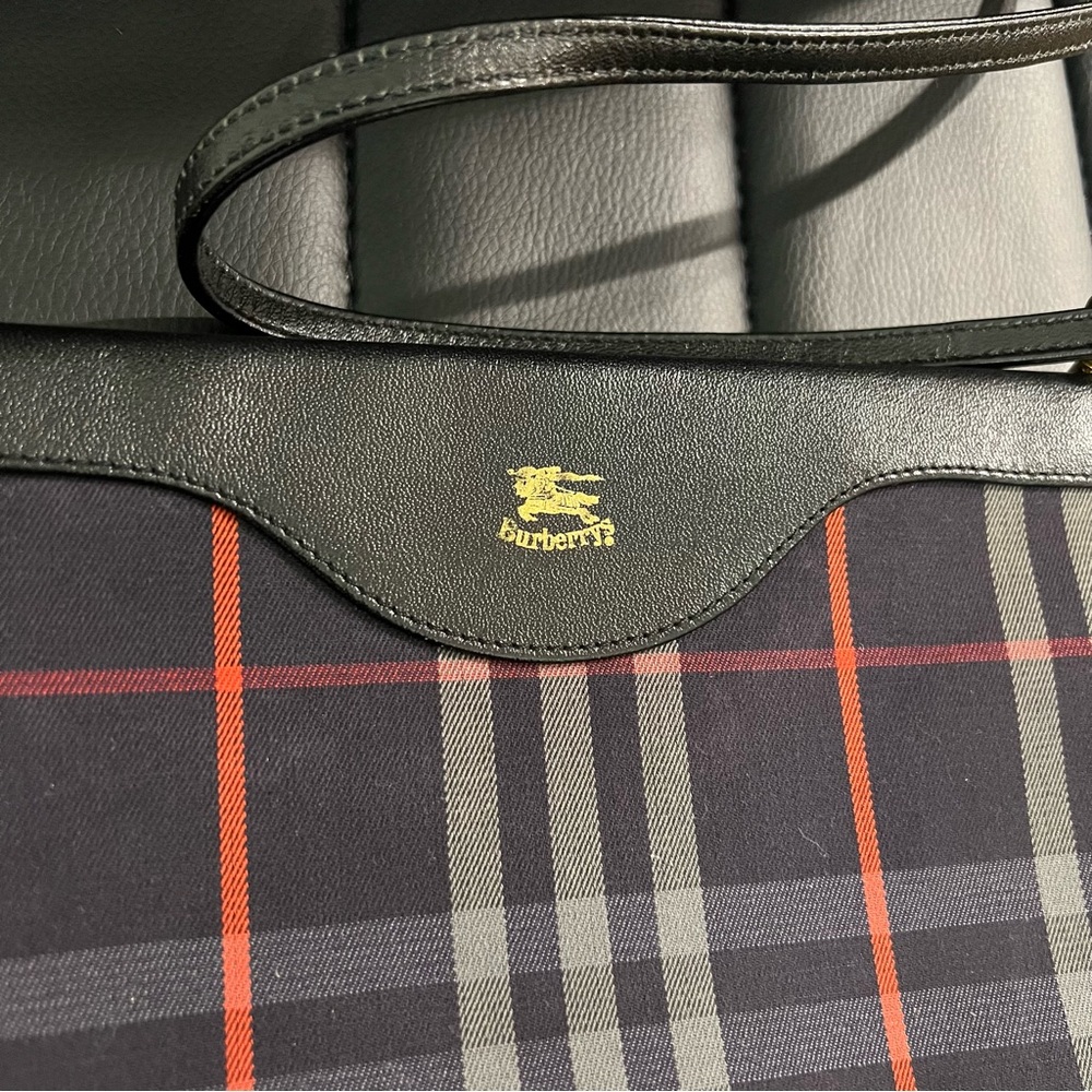 Vintage Burberrys | Nova Check Navy Blue Shoulder Bag - Picture 2 of 7